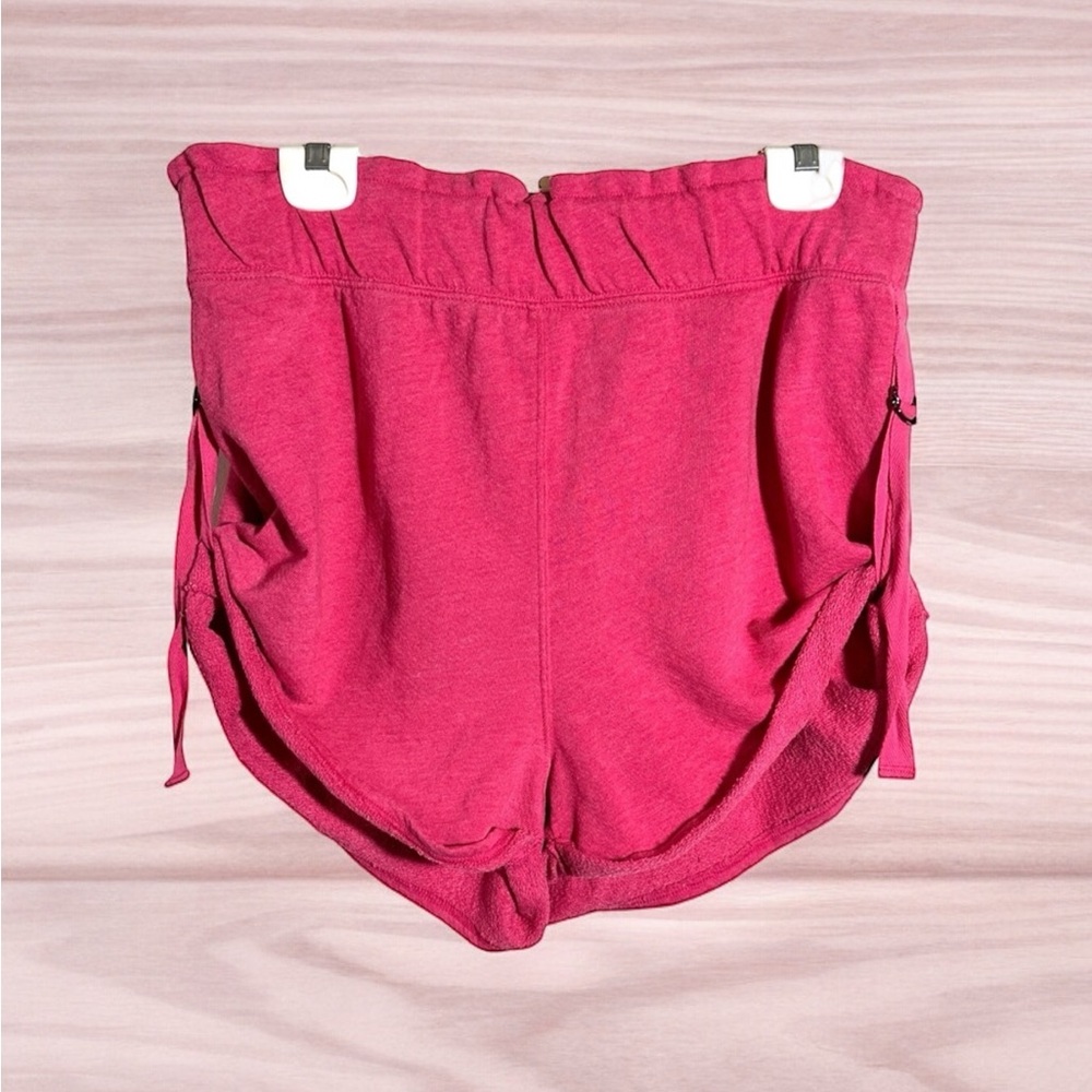 Free People Cinch buckle leg shorts. NWOT. Size large